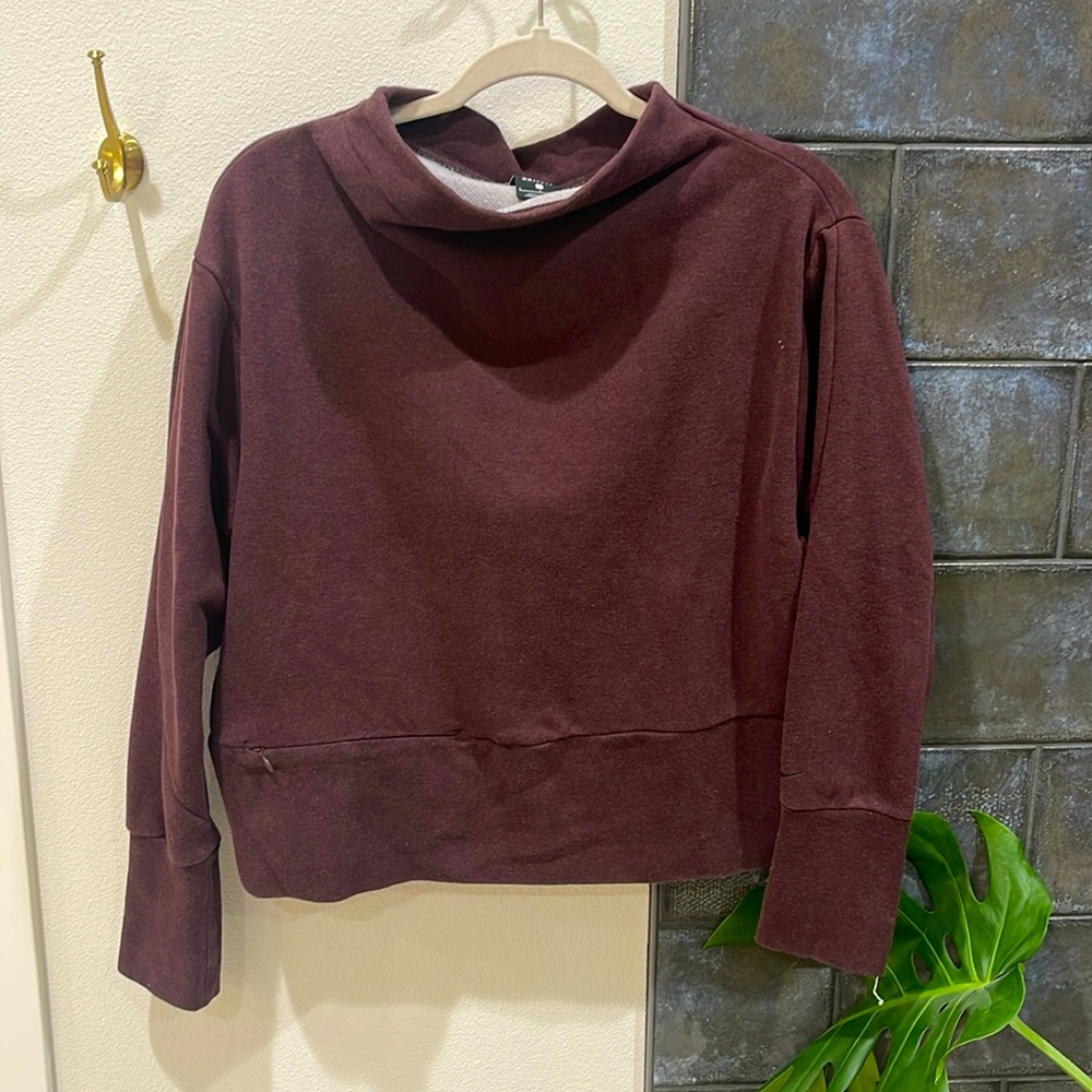 Nike cropped pullover sweater